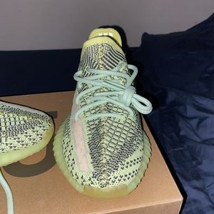 Yeezy Boost V2